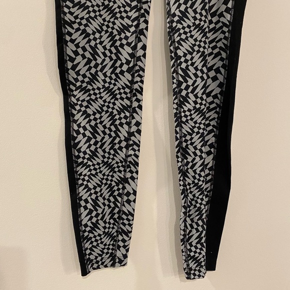 Nike Dri-Fit Legendary Black & Gray Checkered Athletic Leggings - Picture 6 of 13